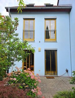 Ruhig gelegene Wohneinheit mit viel Platz in Berlin-Kaulsdorf - Berlin