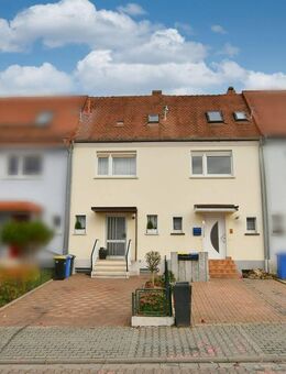 Altstadt-Nähe trifft Panoramablick: Gemütliches Reihenhäuschen mit Garten und Außenstellplatz - Idstein