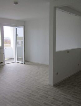 Schöne 3-Raum-Wohnung mit offener Küche - Crimmitschau
