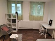 Schönes und voll möbliertes 19 m² WG-Zimmer in einer 3-Zimmer-Wohnung im Zentrum von Stuttgart - Stuttgart