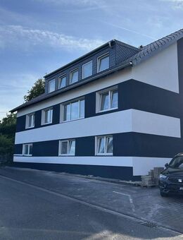 Großzügige, neu sanierte 5-Zimmer-Wohnung mit Balkon in zentraler Lage von Vettelschoß - Vettelschoß