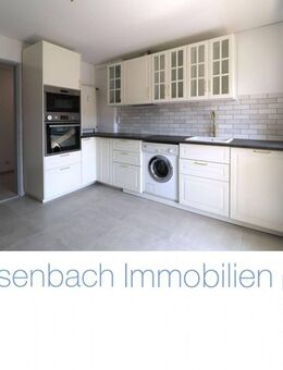 Modernisierte 4-Zimmer-Wohnung mit zwei Balkonen und stilvollem Badezimmer - Grenzach-Wyhlen