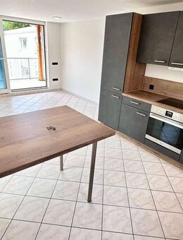 170 m² auf einer EBENE! - MODERNE EBK - 2 Balkone - Hof-und Gartennutzung - Glauburg