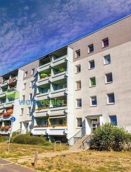 Gohlis-Nord: 4 Zimmer Wohnung, Bad mit Badewanne, Laminatfußboden und Balkon! - Leipzig