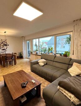 Großzügige, renovierte 3,5-Zimmerwohnung mit großem Südbalkon in bevorzugter Lage - Filderstadt