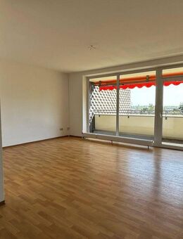 Helle 3-Zimmer-Wohnung mit Balkon in Erlangen - Erlangen