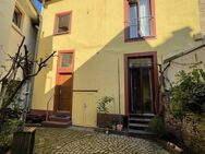 EINZIEHEN UND WOHLFÜHLEN - UNIKATES HINTERHAUS-WOHNREFUGIUM IM HERZEN DER DURLACHER ALTSTADT... - Karlsruhe