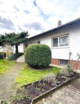 Hermann Immobilien: Einfamilienhaus im Bungalowstil in ruhiger Lage von Niederrodenbach - Rodenbach (Hessen)