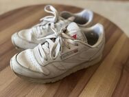 Getragene Reebok Classic Sneakers in Weiß – Für Fetischisten und Schnüffler - Würzburg