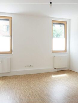 2,5-ZIMMER-HOCHPATERRE-WOHNUNG IM SANIERTEN ALTBAU - CHARMANT - NEUWERTIG - ZENTRAL - Heilbronn