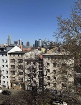MINI-PENTHOUSE NÄHE WESTHAFEN: Erstbezug mit Loggia und Panoramaküche... - Frankfurt (Main)