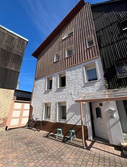 Top-Gelegenheit! Gemütliche Doppelhaushälfte mit kleiner Dachterrasse in Bad Sobernheim zu verkaufen - Bad Sobernheim