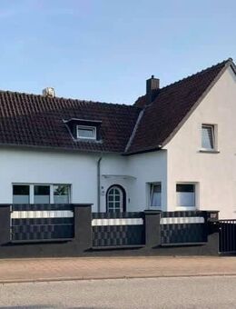 Zweifamilienhaus mit Garten, Terrasse und Top-Ausstattung - Gensingen