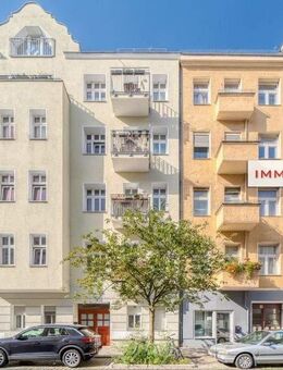 IMMOBERLIN.DE - Schöne Altbauwohnung mit ruhigem Balkon in beliebter Lage - Berlin