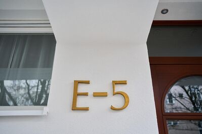 Charlottenburg: Eislebener Str: VERMIETETE 1-Zi-Whg, 40m² - 2.OG + SÜD-Balkon - kündbar in 9 Monaten
