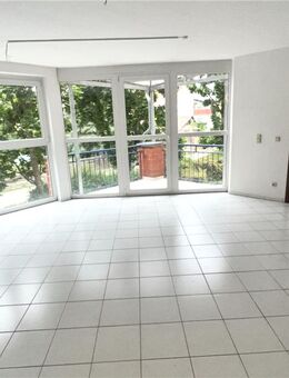 Wohnen an der Elbe - großzügige 2 Raum Wohnung - Schönebeck (Elbe)