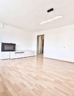 Sonnige 2 Zimmer Wohnung mit Hausflair und eigenem Eingangsbereich in Zentraler Lage - Korntal-Münchingen