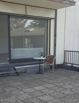 Helle 2-Zimmer Wohnung mit großzügiger Terrasse in Düsseldorf-Stockum, zentrale Lage - Düsseldorf