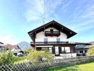 Schönes Zweifamilienhaus mit tollem Ausblick auf den Rauschberg und sonnigem Garten - Ruhpolding