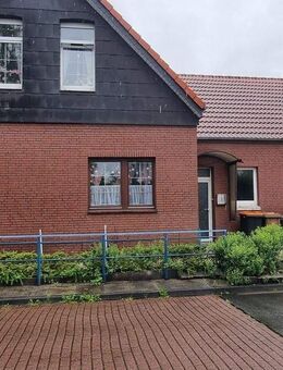Wohn- und Geschäftshaus mit ca. 9,2 % Rendite in guter Lage von Schortens - Schortens