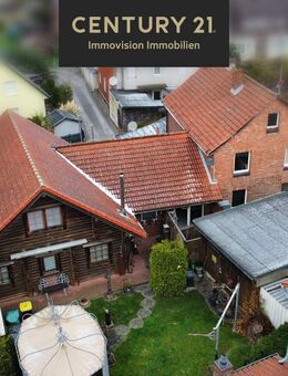 Charmantes Investment-Duo: Massives Zweifamilienhaus & Holzbohlenhaus EEK A+ - Algermissen