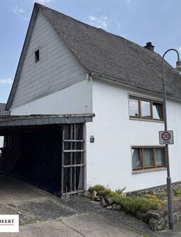 Großzügiges Wohnhaus mit PV-Anlage, Solarthermie, großem Carport, Werkstatt, uvm! - Mengerskirchen