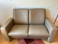 Verkaufe Ledersofa Zweisitzer Hersteller Stressless - Rostock