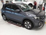 VW T-Cross, 1.0 TSI Life, Jahr 2023 - Kiel