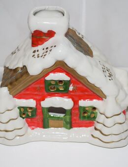 WEIHNACHTSHAUS MIT SCHNEE Lichterhaus Porzellan 14x9x11 cm !NEU! - Ochsenfurt