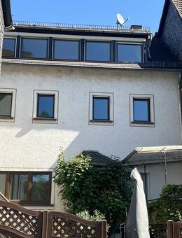 Interessantes, großzügiges Ein- bis Zweifamilienhaus mit Rheinblick - Lorch (Hessen)