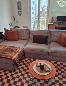 Nürnberg Maxfeld: moderne 2-Zimmerwohnung mit Balkon, Einbauküche, Parkett, Bad, Gäste-WC, HWR, Aufzug - zum 01.01.2026 - Nürnberg