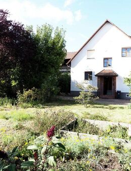Stattliches Einfamilienhaus auf großem Grundstück (Bauplatz) mit sehr viel Platz - Linkenheim-Hochstetten