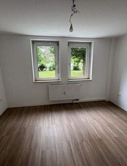 Frisch sanierte geräumige 2-Zimmer Wohnung im Gallus - Frankfurt (Main)