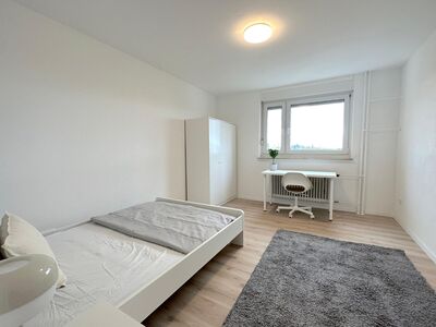 WG-Zimmer möbliert | Erstbezug sanierte Wohnung | Frankfurt | 4er WG ??