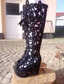 High Heels Blumenmuster mit Schnürung Schwarz in 06493