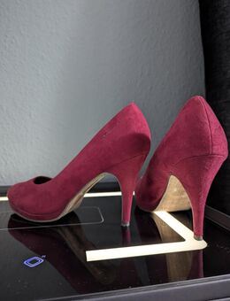 Tamaris Pumps / High Heels - Bordeuxrot/Weinrot Wildleder (Größe: 41) - Bremen