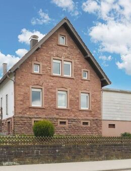 Älteres Wohnhaus am Kurpark - Waldbronn