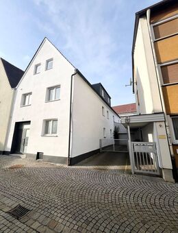 Sanierte 2 Zimmer Wohnung in der Innenstadt - Neumarkt (Oberpfalz)