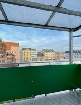 +++ Attraktive Dachgeschoss-Wohnung mit Einbauküche +++ - Plauen