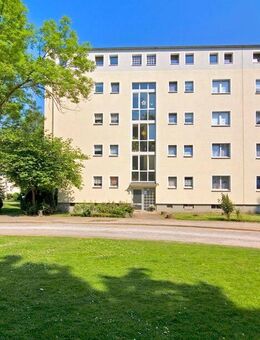 Balkon, modernes Duschbad mit Fenster und komplett renoviert - Gelsenkirchen
