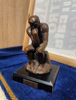 Der Denker Bronzestatue - Köln