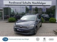 VW Touran, 2.0 l TDI MOVE, Jahr 2022 - Rostock