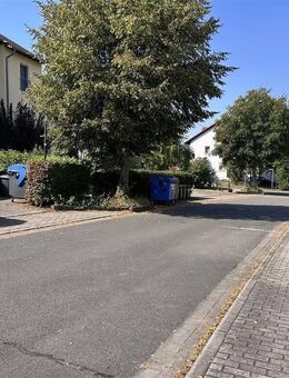 Moderne 4-Zimmer-Wohnung mit Terrasse in ruhiger Lage und hoher Instandhaltungsrücklage - Dornburg-Camburg