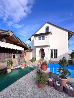 Gemütliches Ein- oder Zweifamilienhaus mit Pool und Gartenparadies! - Manching