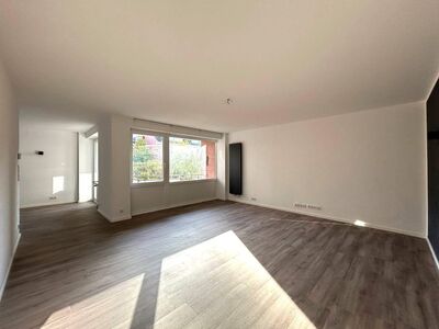 Freie 3 Zimmer Whg. mit Smart Home, Loggia und TG-Stellplatz - Zentral in Rissen