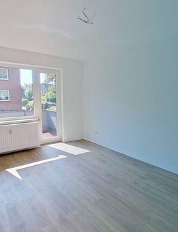 Lichtdurchflutete 2-Zimmer-Wohnung mit BALKON und modernem WANNENBAD - Rendsburg