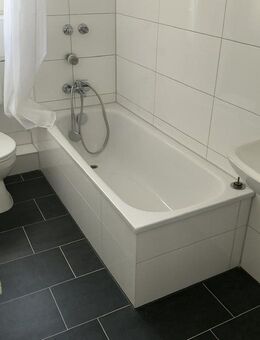 Renovierte 2-Zimmer-Wohnung mit Balkon: zentral in Bremerhaven - Bremerhaven