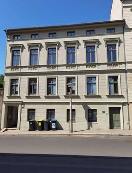Dachgeschosswohnung mit großem Balkon - Halle (Saale)