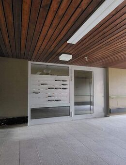 Geräumige 4,5-Zimmer-Whg. mit toller Aussicht und TG-Stellplatz: Sofort frei! - Weinstadt