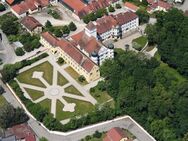 Charmante, freie Denkmal-2-Zi.-ETW mit Balkon und Garten in Alteglofsheim, direkt am Schloss - Alteglofsheim
